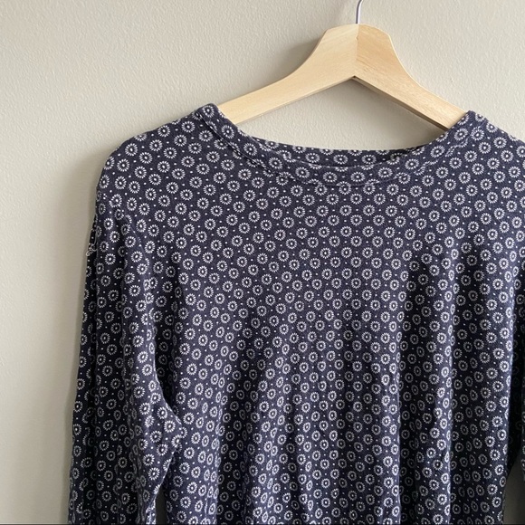 Patterned Long-Sleeve - Picture 2 of 3